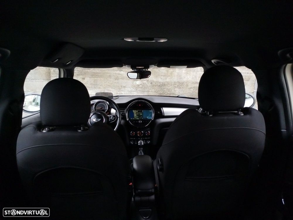 MINI 5 Portas Cooper D Auto - 21