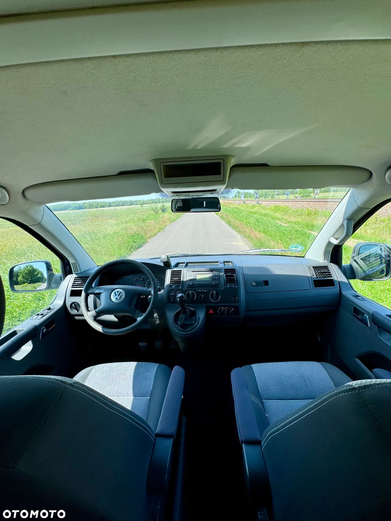 Volkswagen Multivan - 5