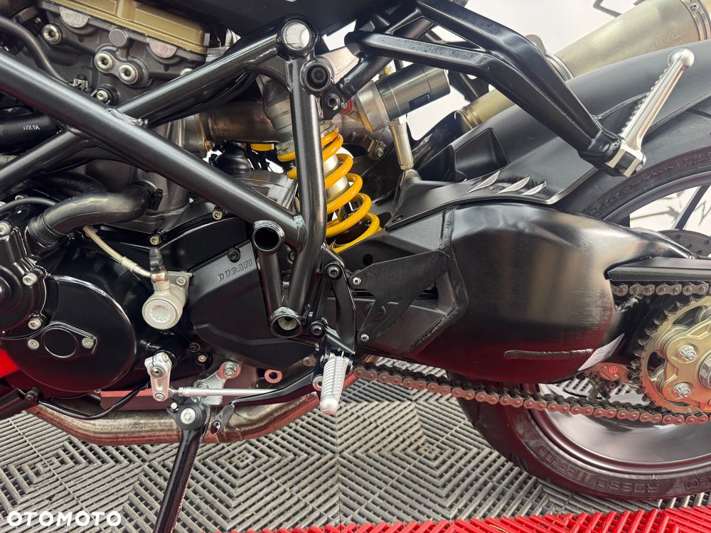 Ducati Streetfighter 1098 - 16