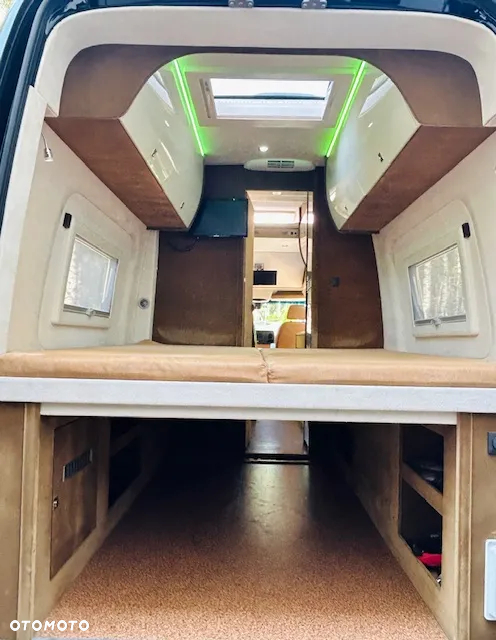 Mercedes-Benz SPRINTER 319 - 12