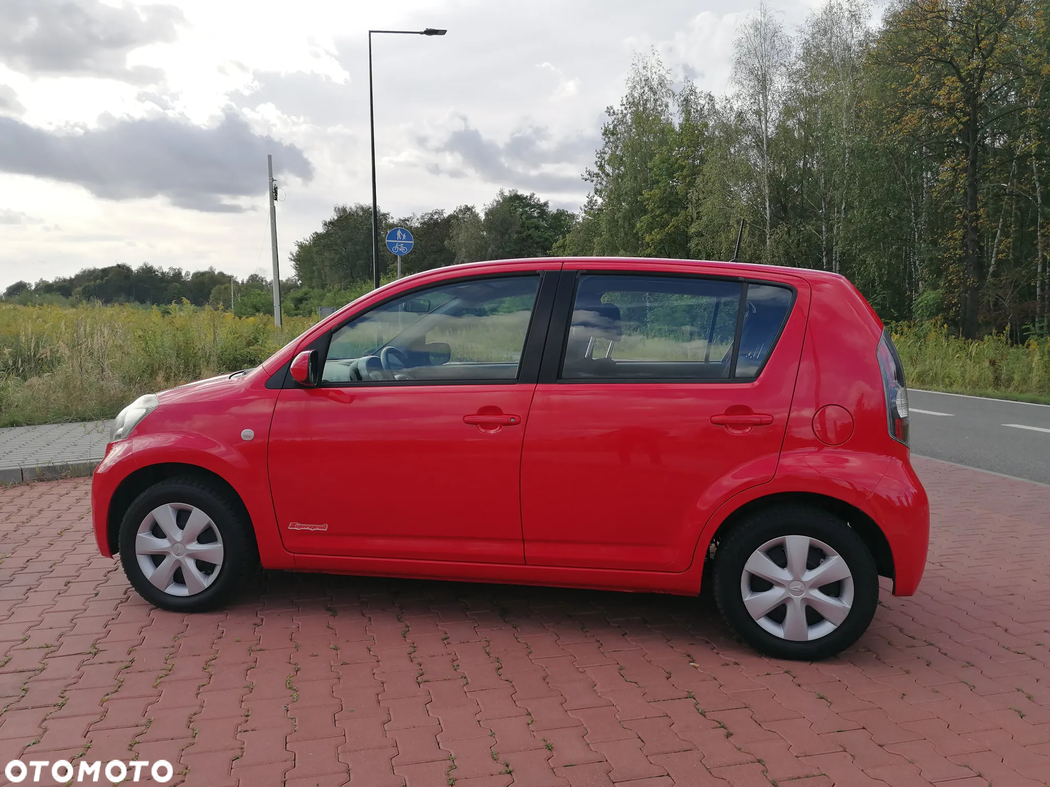 Daihatsu Sirion 1.0 - 11