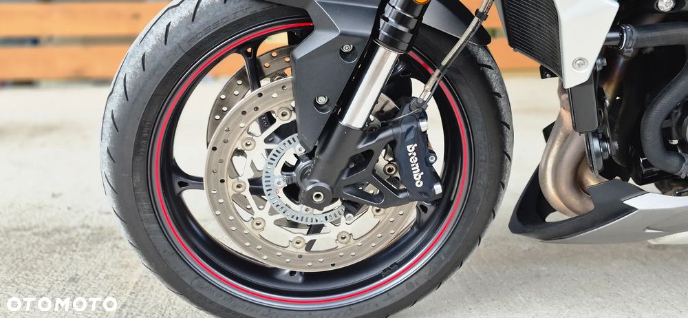 Triumph Street Triple - 18