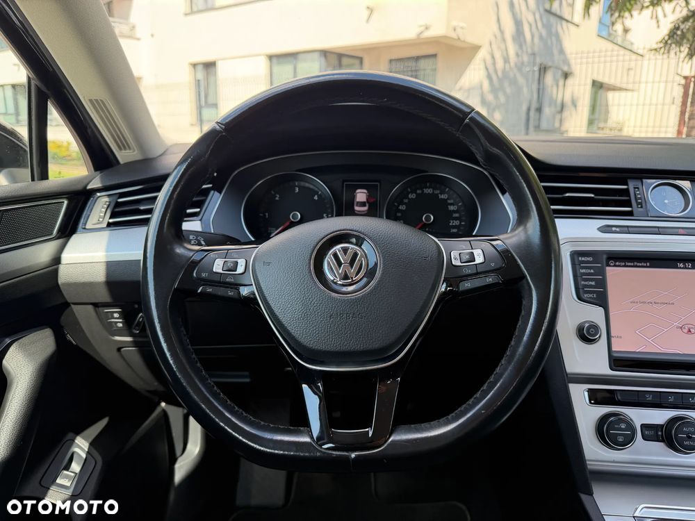 Volkswagen Passat 2.0 TDI BMT Trendline - 18
