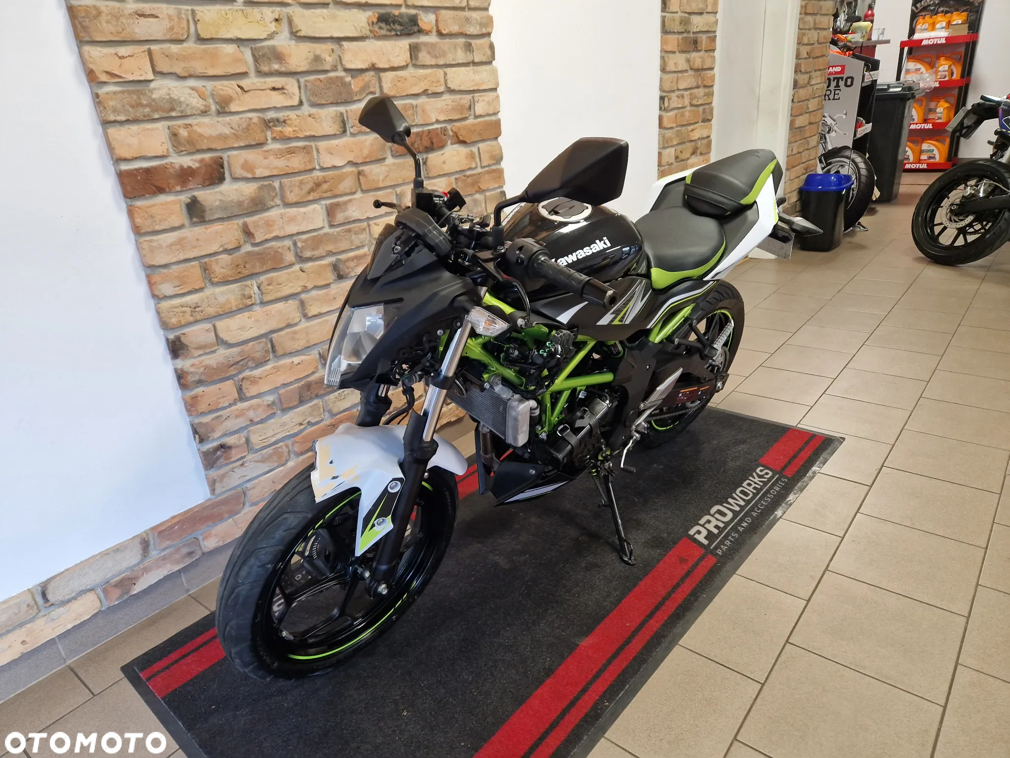 Kawasaki Z - 8