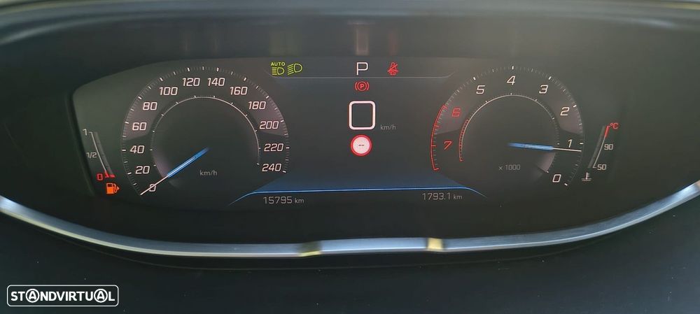 Peugeot 3008 1.2 PureTech Allure Pack EAT8 - 11
