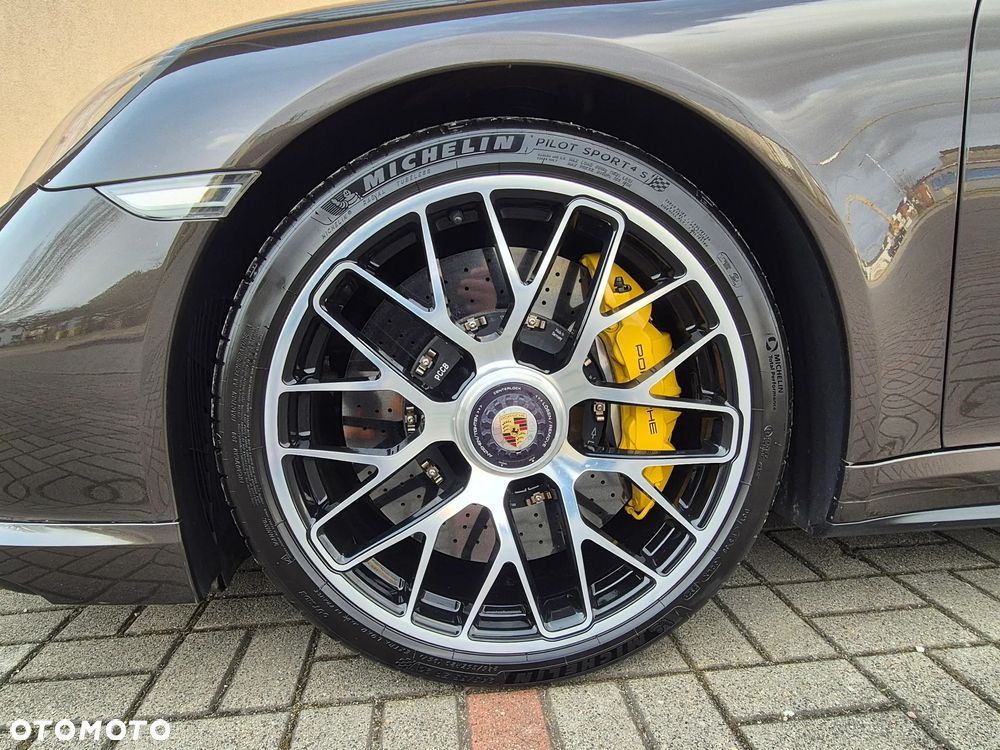 Porsche 911 Turbo S - 10
