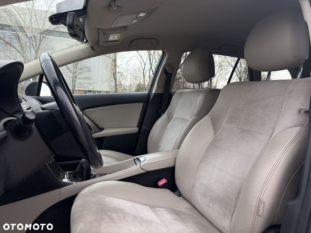 Toyota Avensis 2.0 D-4D Premium - 19