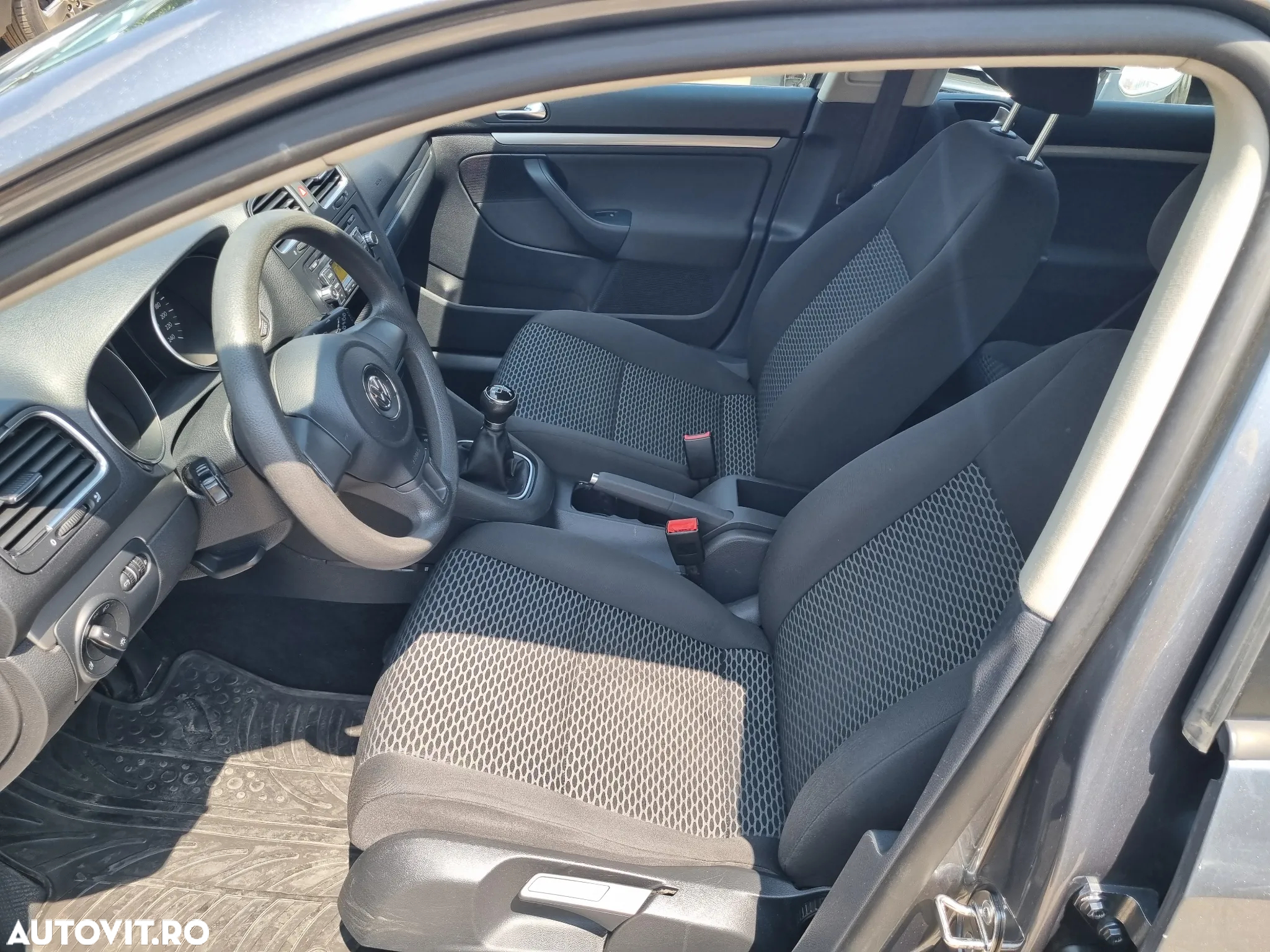 Volkswagen Golf 1.6 TDI BlueMotion Technology Comfortline - 10