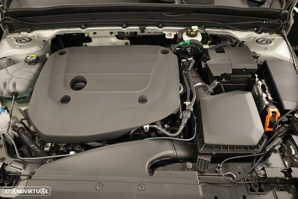 Volvo XC 40 2.0 B3 Essential - 22