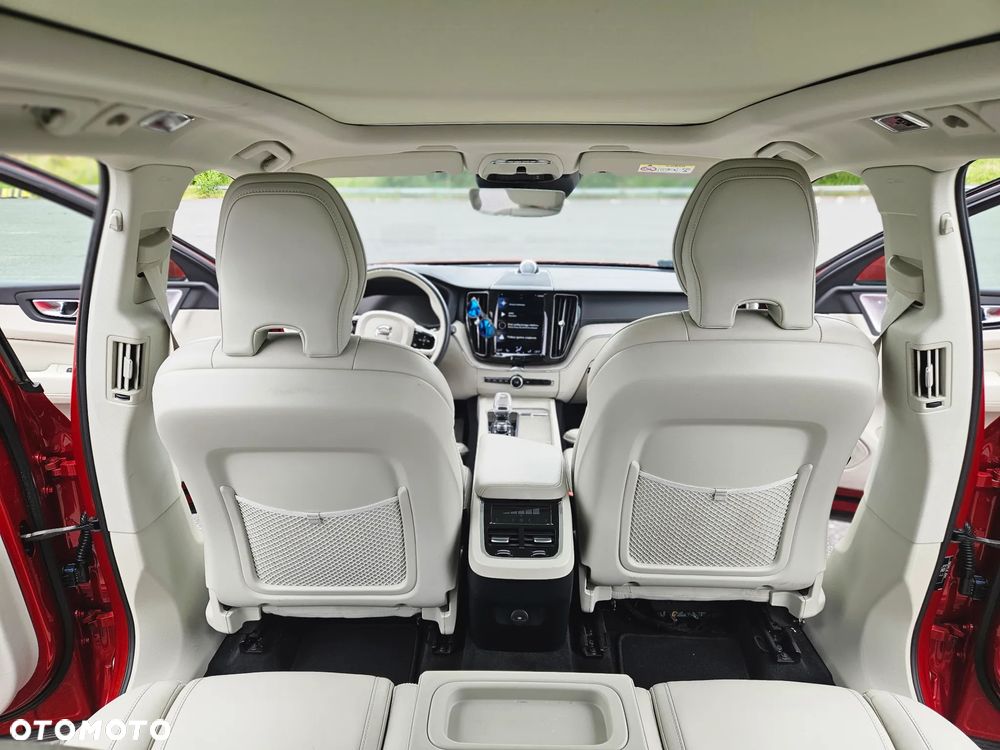 Volvo XC 60 B4 D AWD Inscription - 11