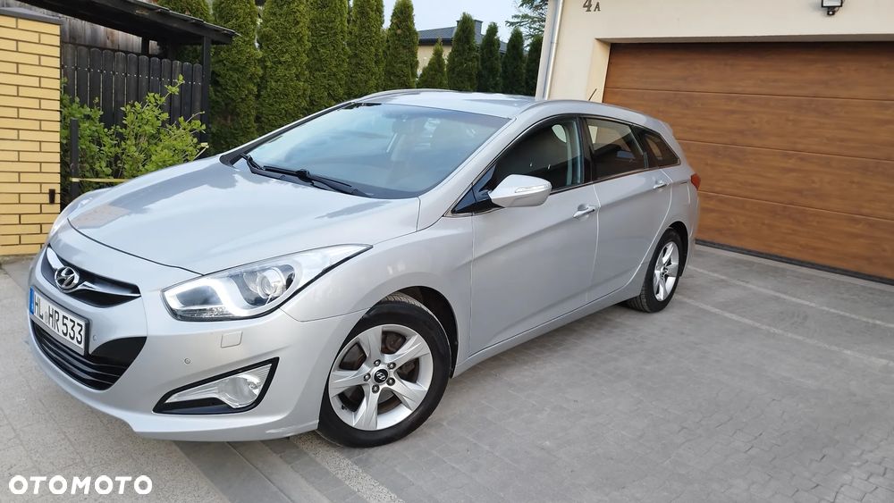 Hyundai i40 Kombi blue 1.6 Family - 8