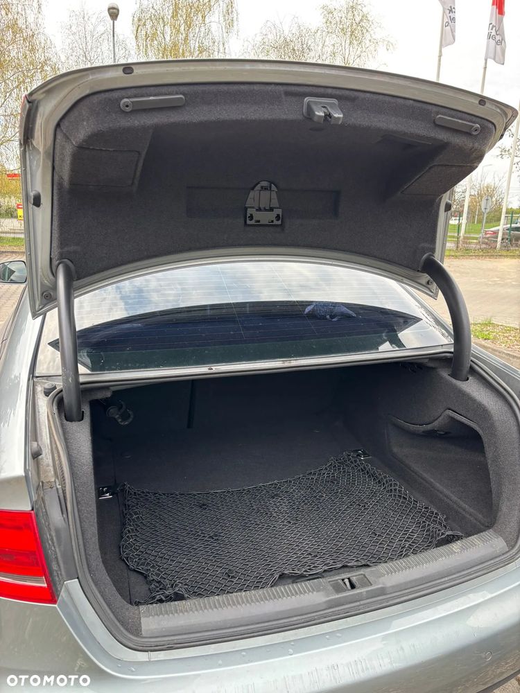 Audi A4 Limousine - 12