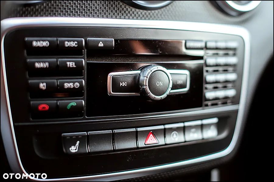 Mercedes-Benz Klasa A 180 (BlueEFFICIENCY) Urban - 24