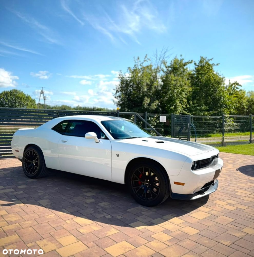 Dodge Challenger - 2