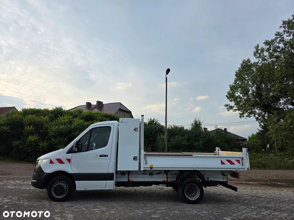 Mercedes-Benz Sprinter - 12