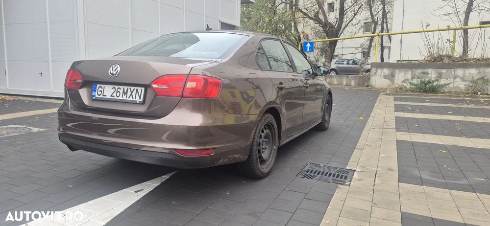 Volkswagen Jetta - 9