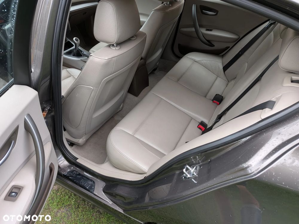 BMW Seria 1 116i - 6