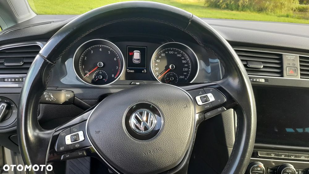 Volkswagen Golf - 11