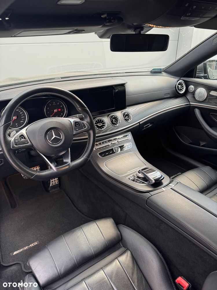 Mercedes-Benz Klasa E 300 Coupe 9G-TRONIC - 4