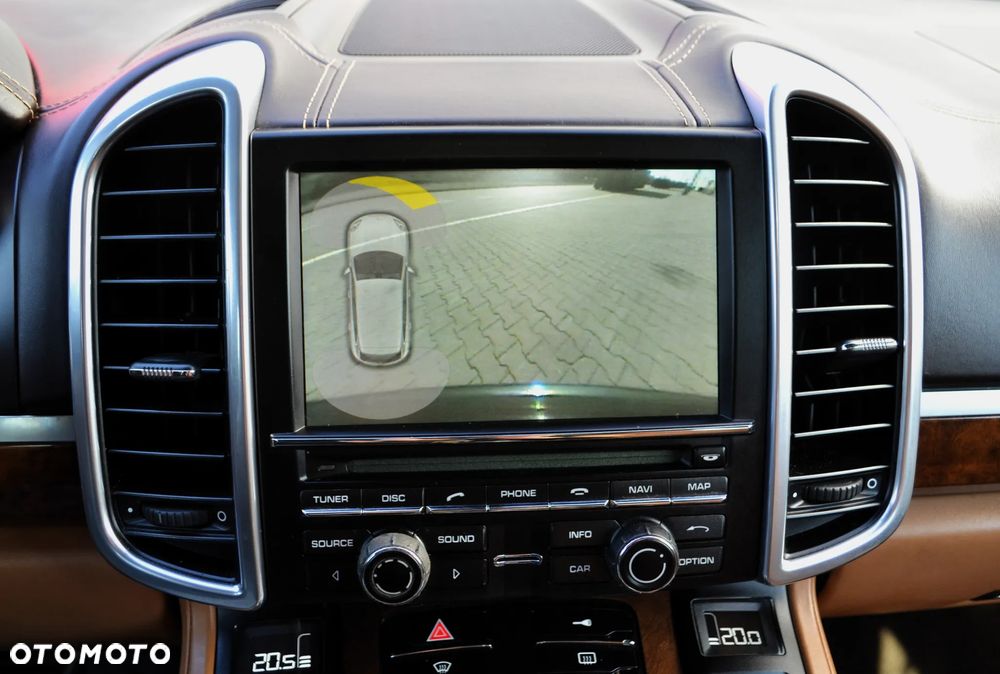 Porsche Cayenne - 16