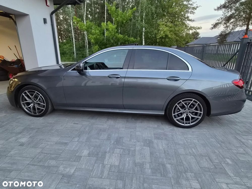 Mercedes-Benz Klasa E 220 d 4Matic 9G-TRONIC AMG Line - 36