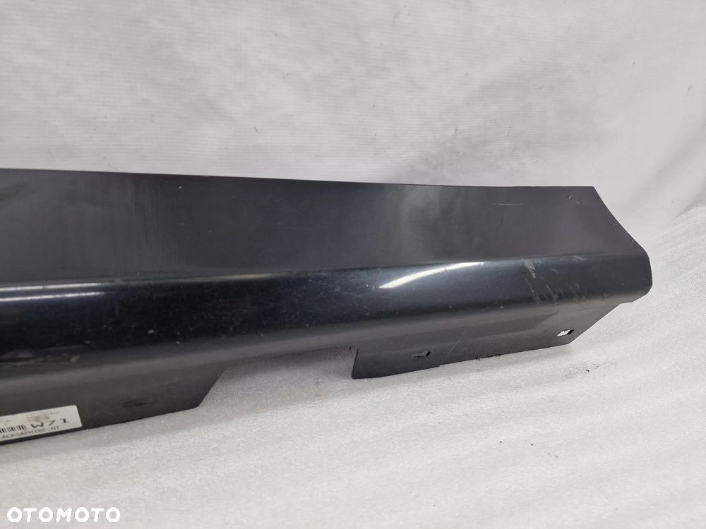 BMW E90 / E91 05- PRAWA LISTWA PROGOWA / NAKŁADKA PROGU , NR 5171-7062298 , NR AUKCJI PR433 - 12