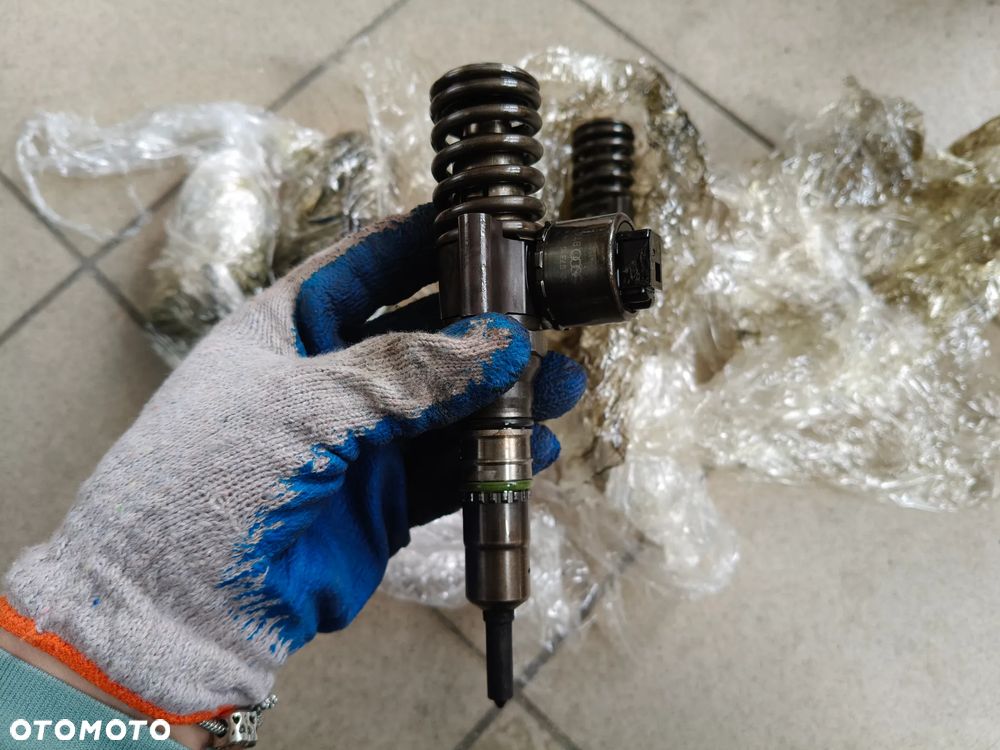 Pompowtryskowacz audi VW 2.0 TDI 140km 03G130073G - 2