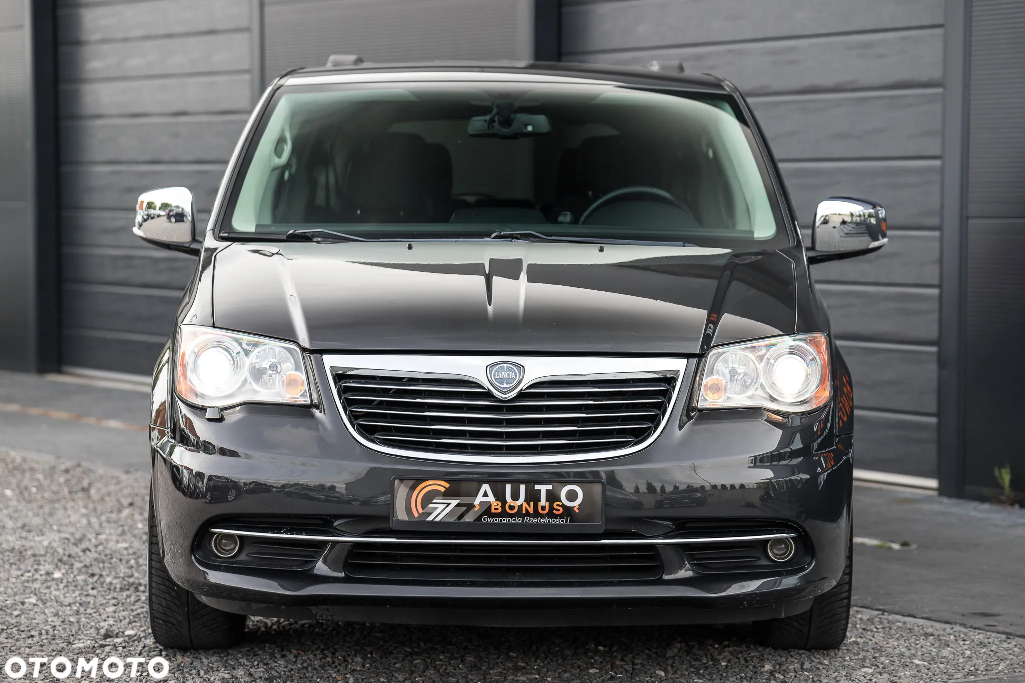 Lancia Voyager - 4