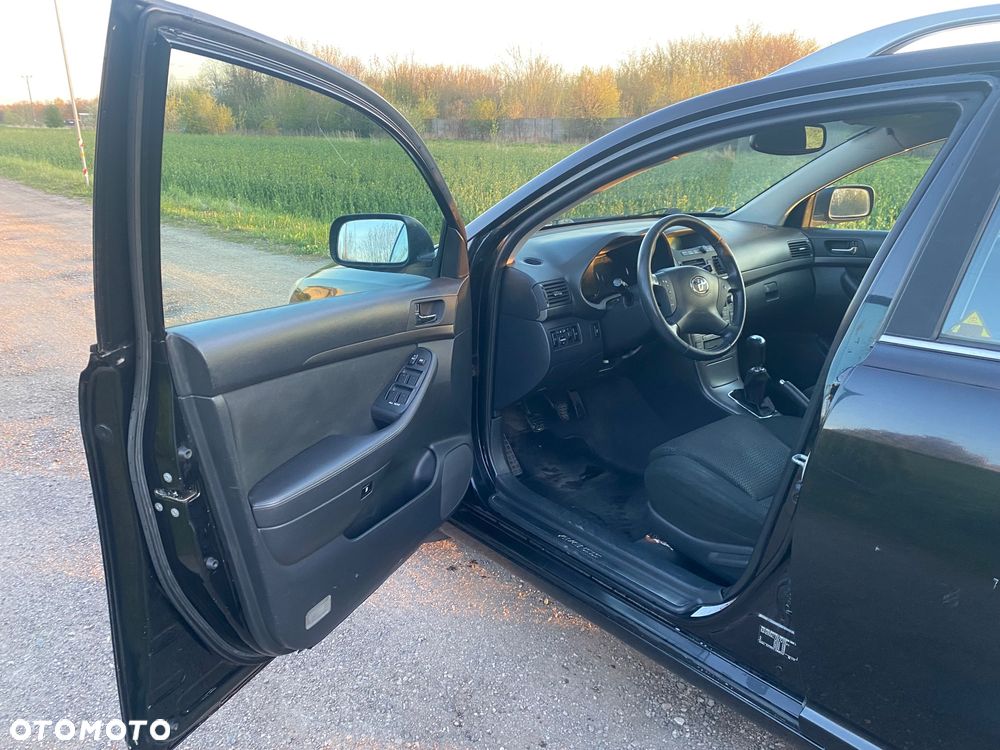 Toyota Avensis 1.8 VVT-i Sol - 14