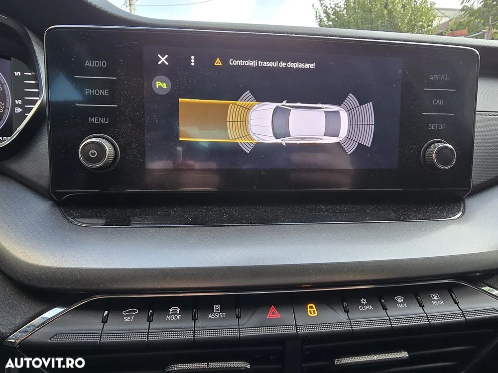 Skoda Octavia 1.5 TSI Ambition - 11