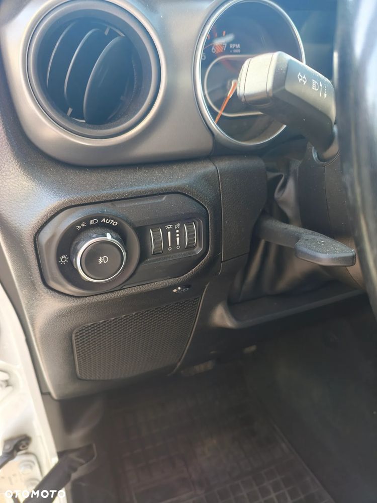 Jeep Wrangler - 15
