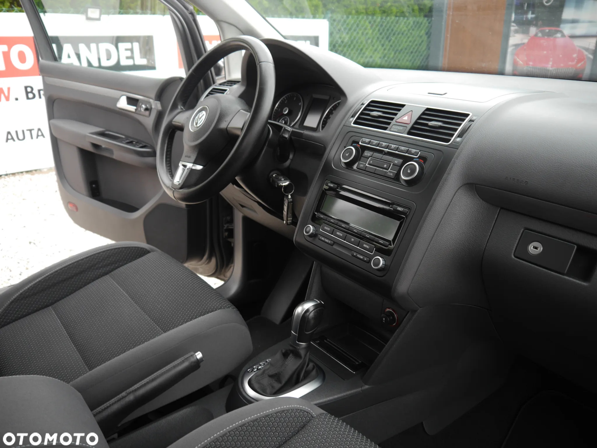 Volkswagen Touran 2.0 TDI DPF BlueMotion Technology DSG Comfortline - 7