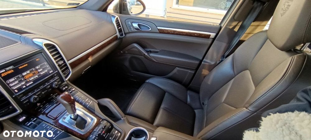 Porsche Cayenne - 8