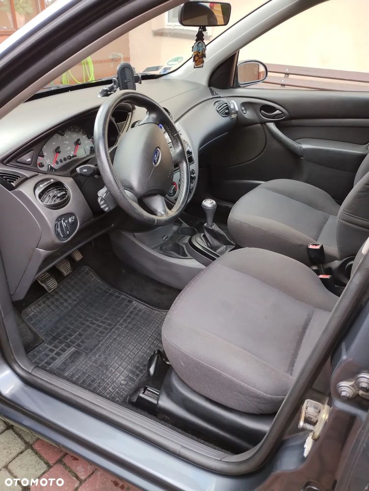 Ford Focus 1.6 16V Trend - 15