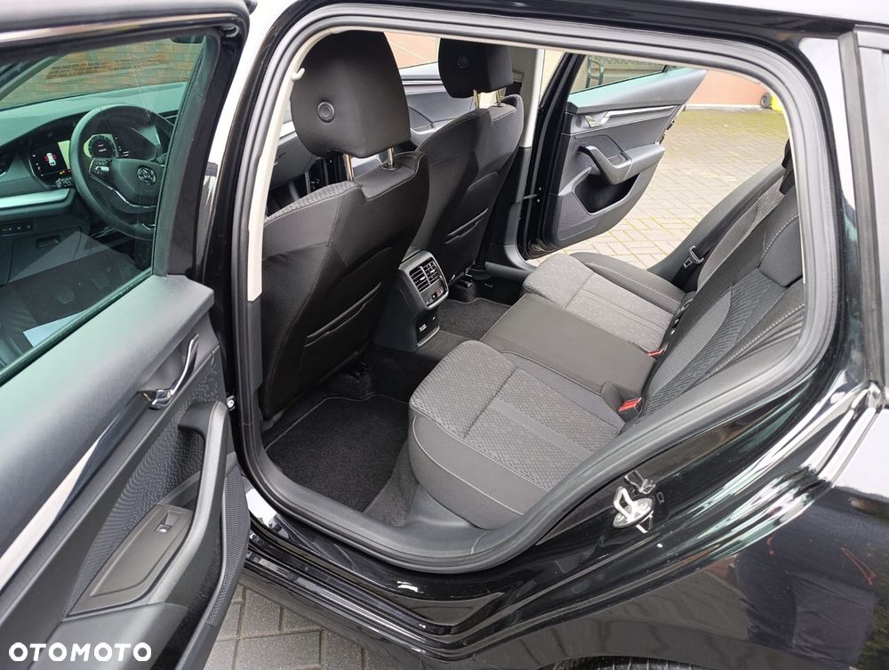Skoda Octavia 2.0 TDI SCR Ambition - 6
