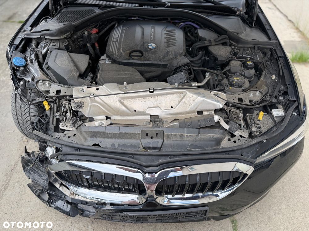 BMW Seria 3 320d xDrive - 23