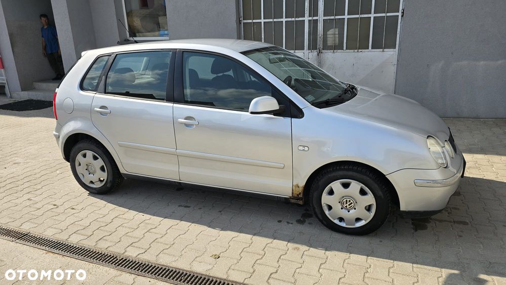 Volkswagen Polo 1.4 16V Comfortline - 10