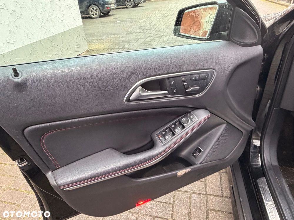 Mercedes-Benz GLA 200 (CDI) d 4Matic 7G-DCT AMG Line - 17