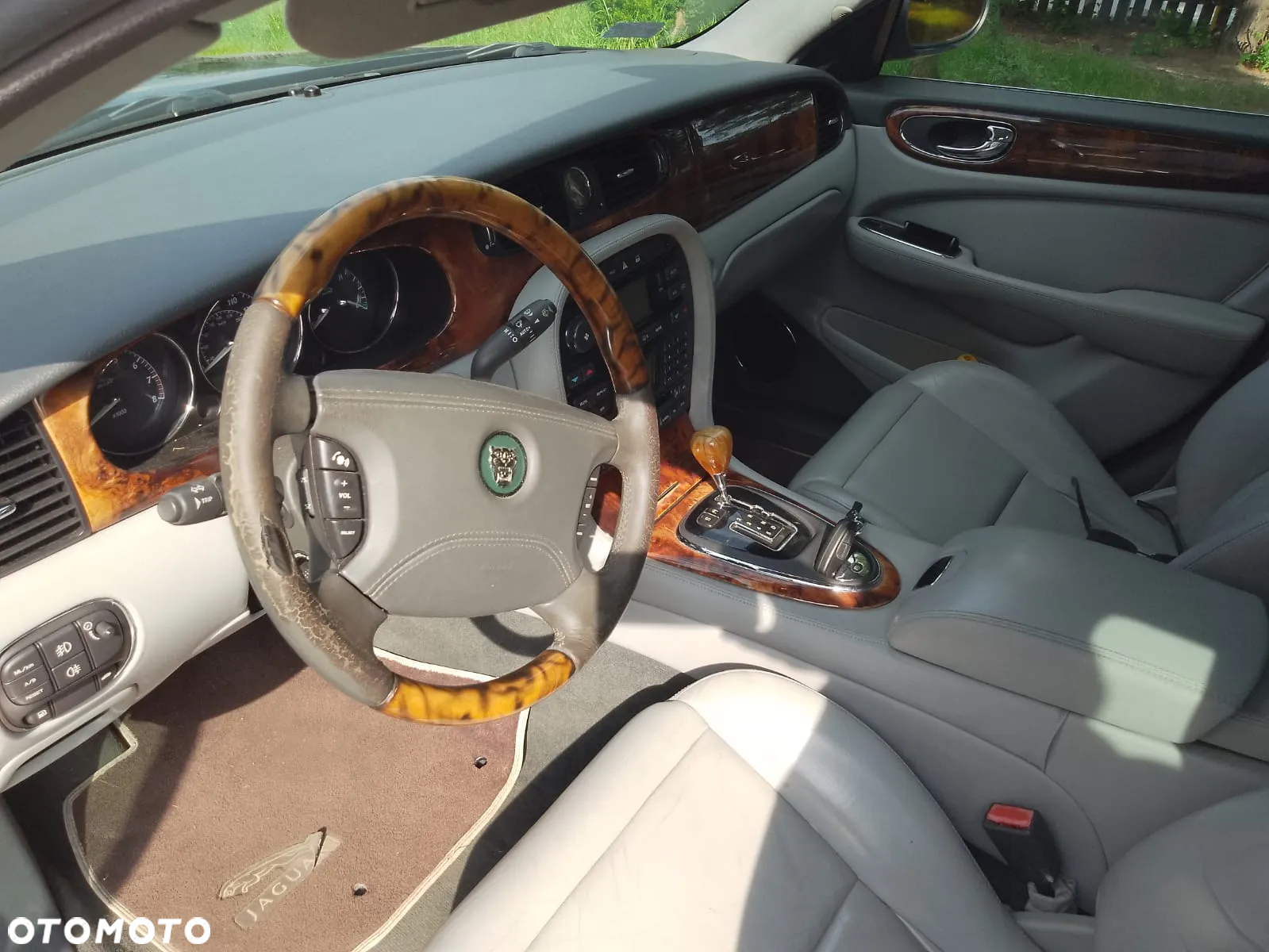 Jaguar XJ - 7