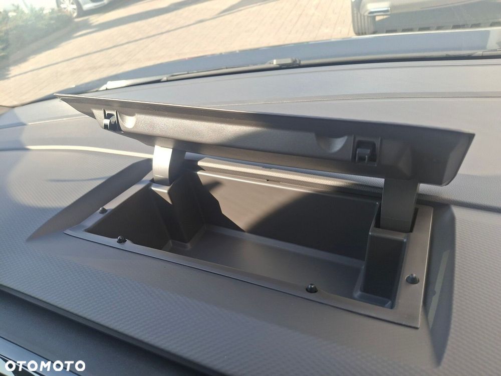 Volkswagen Multivan - 23