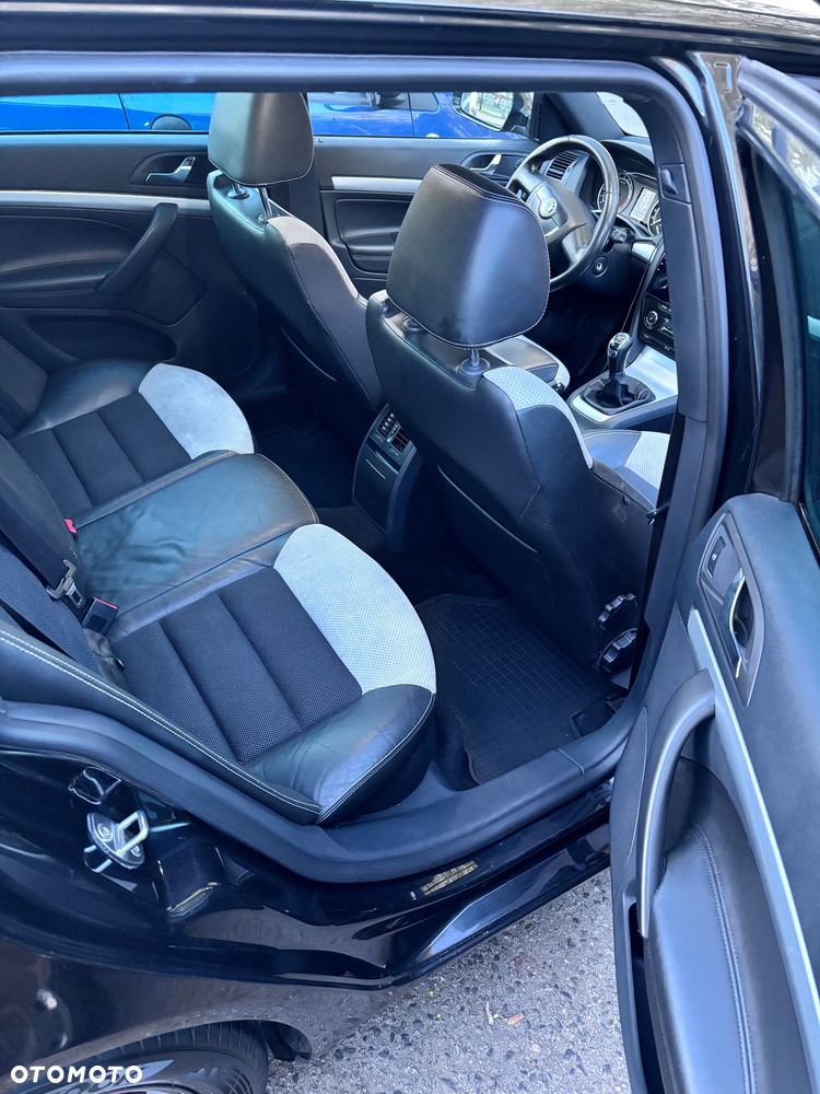 Skoda Octavia 2.0 TDI CR DPF RS - 13