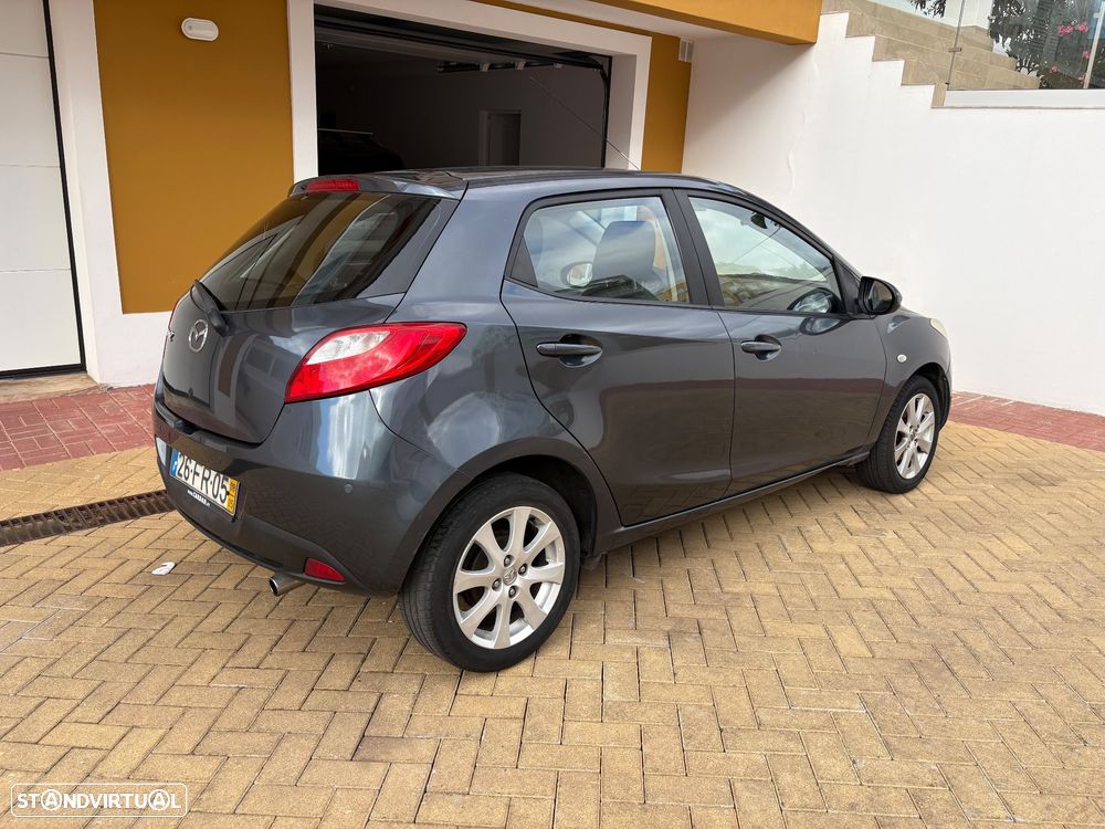 Mazda 2 2008 photo 2