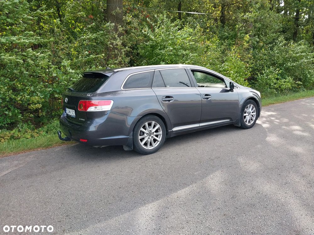 Toyota Avensis 1.8 Sol - 8