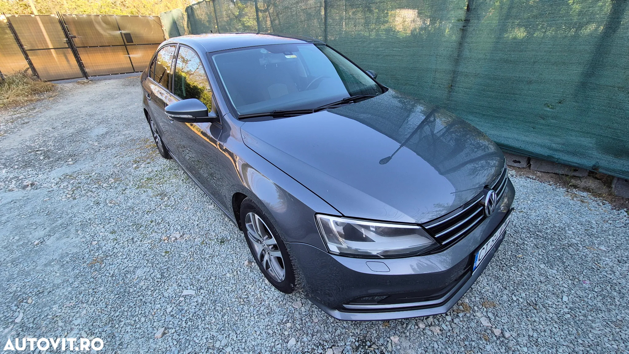 Volkswagen Jetta 2.0 TDI DSG Comfortline - 9
