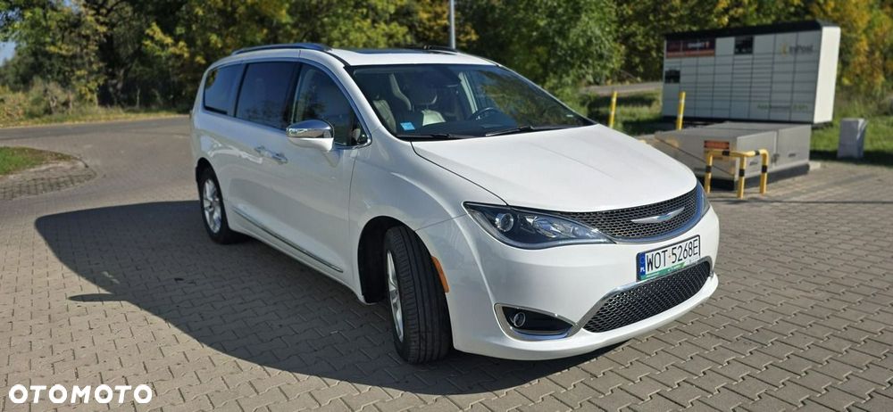 Chrysler Pacifica - 6