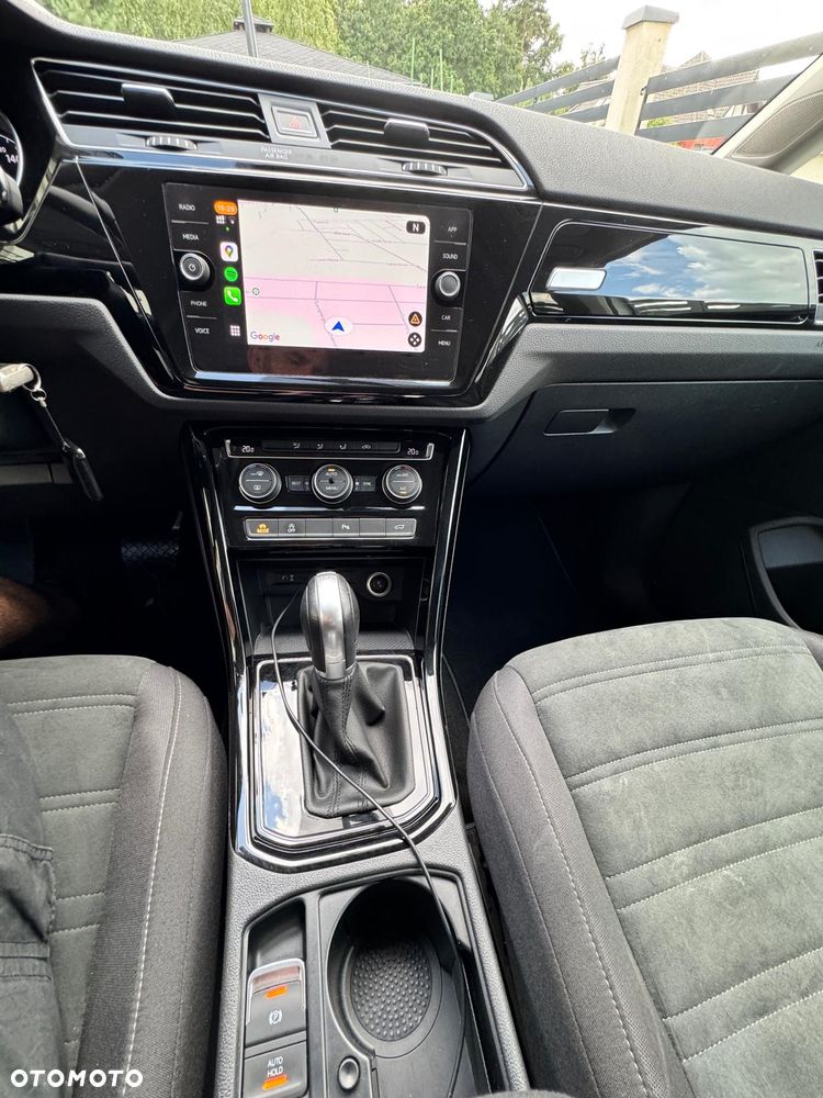Volkswagen Touran - 16