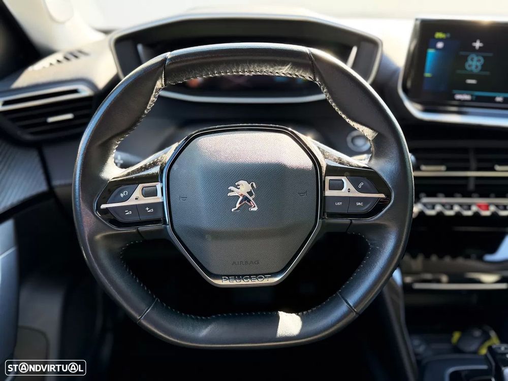 Peugeot e-2008 Allure - 11