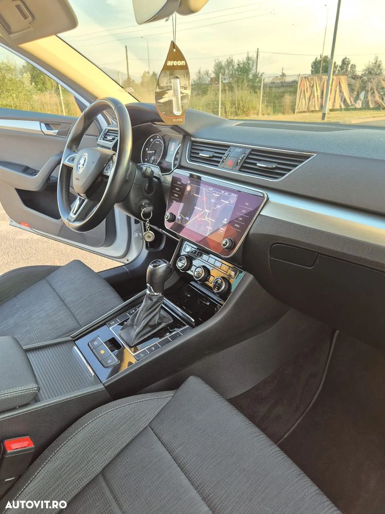 Skoda Superb 2.0 TDI DSG Ambition - 11