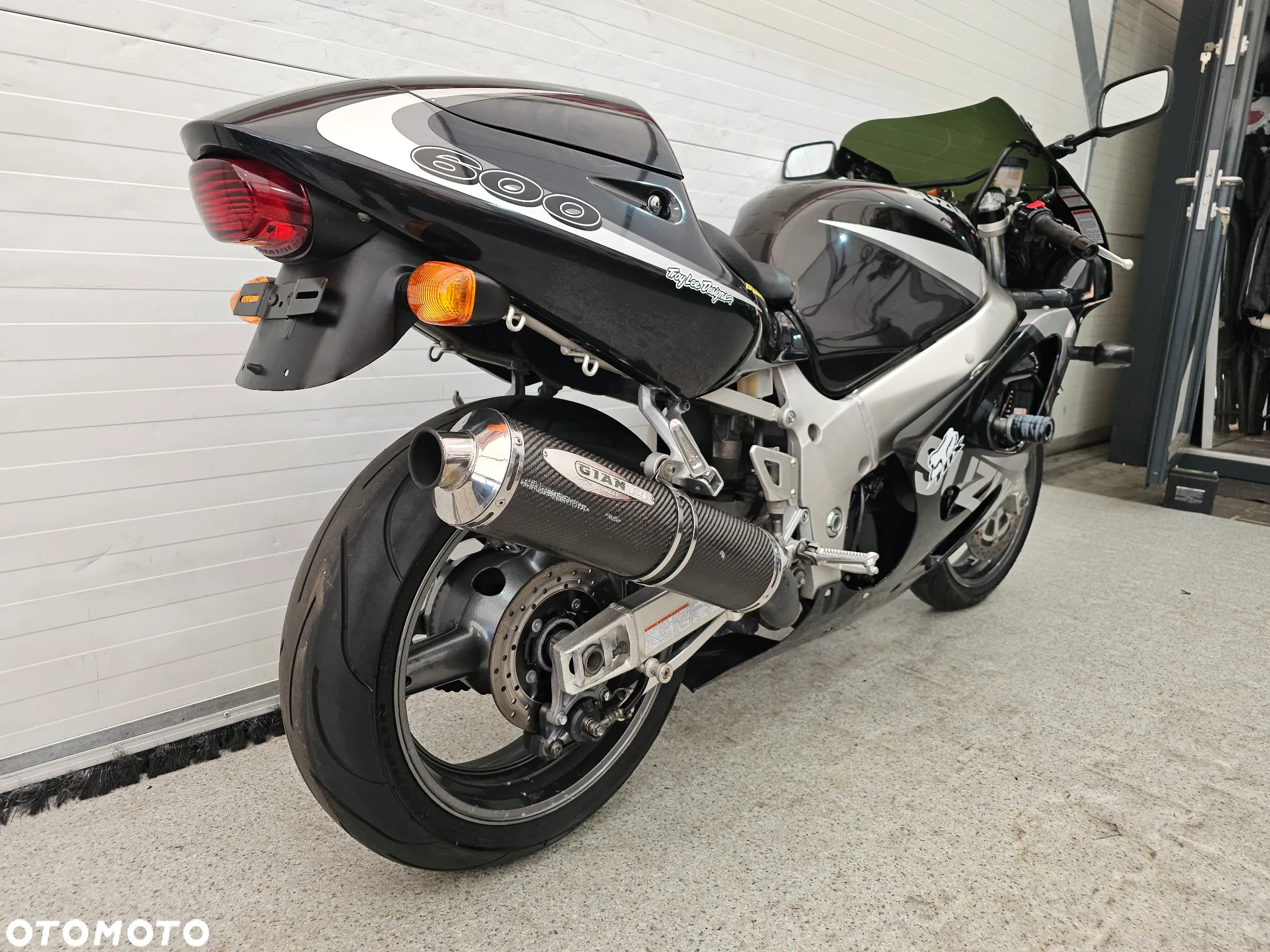 Suzuki GSX - 14