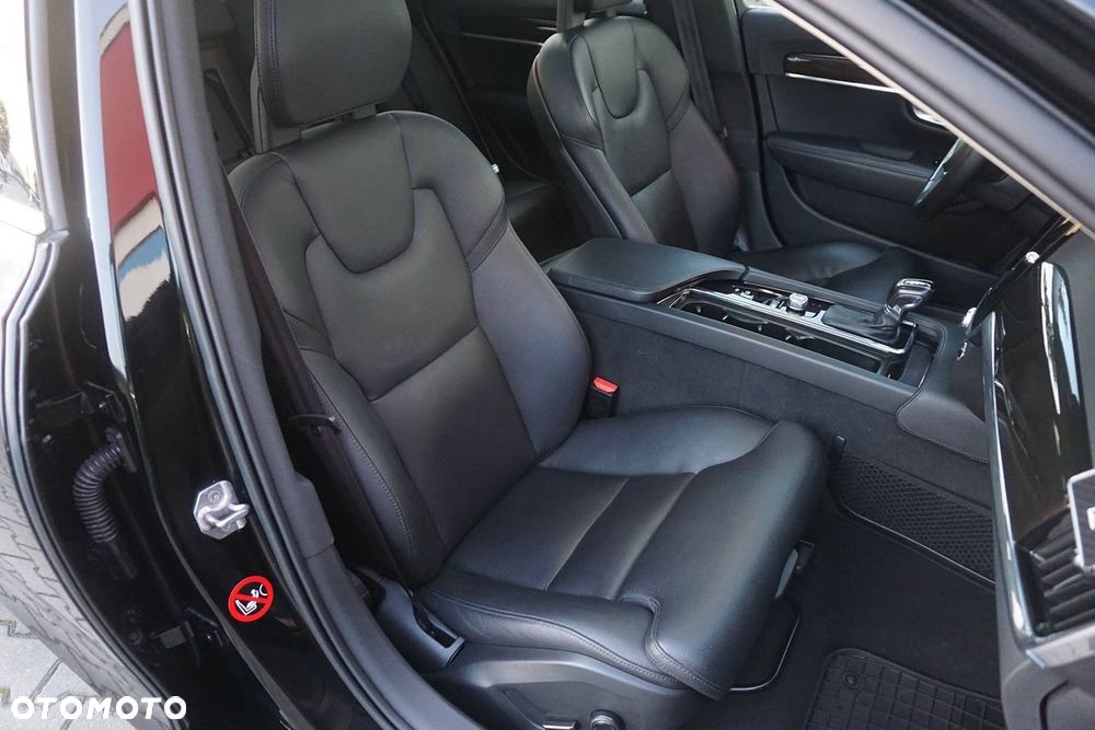 Volvo V90 D4 Momentum - 18